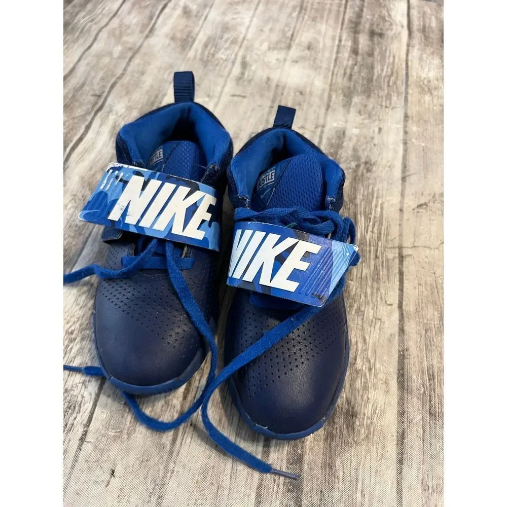 Boys‎ blue Nike team hustler D8 size 4Y